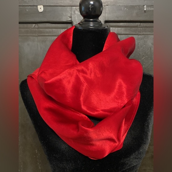Christie of CA rayon silky red scarf- one size - Picture 3 of 12